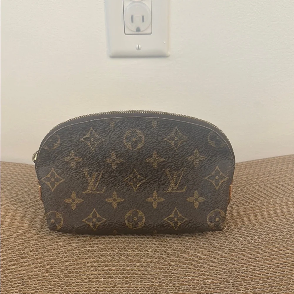 Louis Vuitton Monogram Pouch - Picture 2 of 7